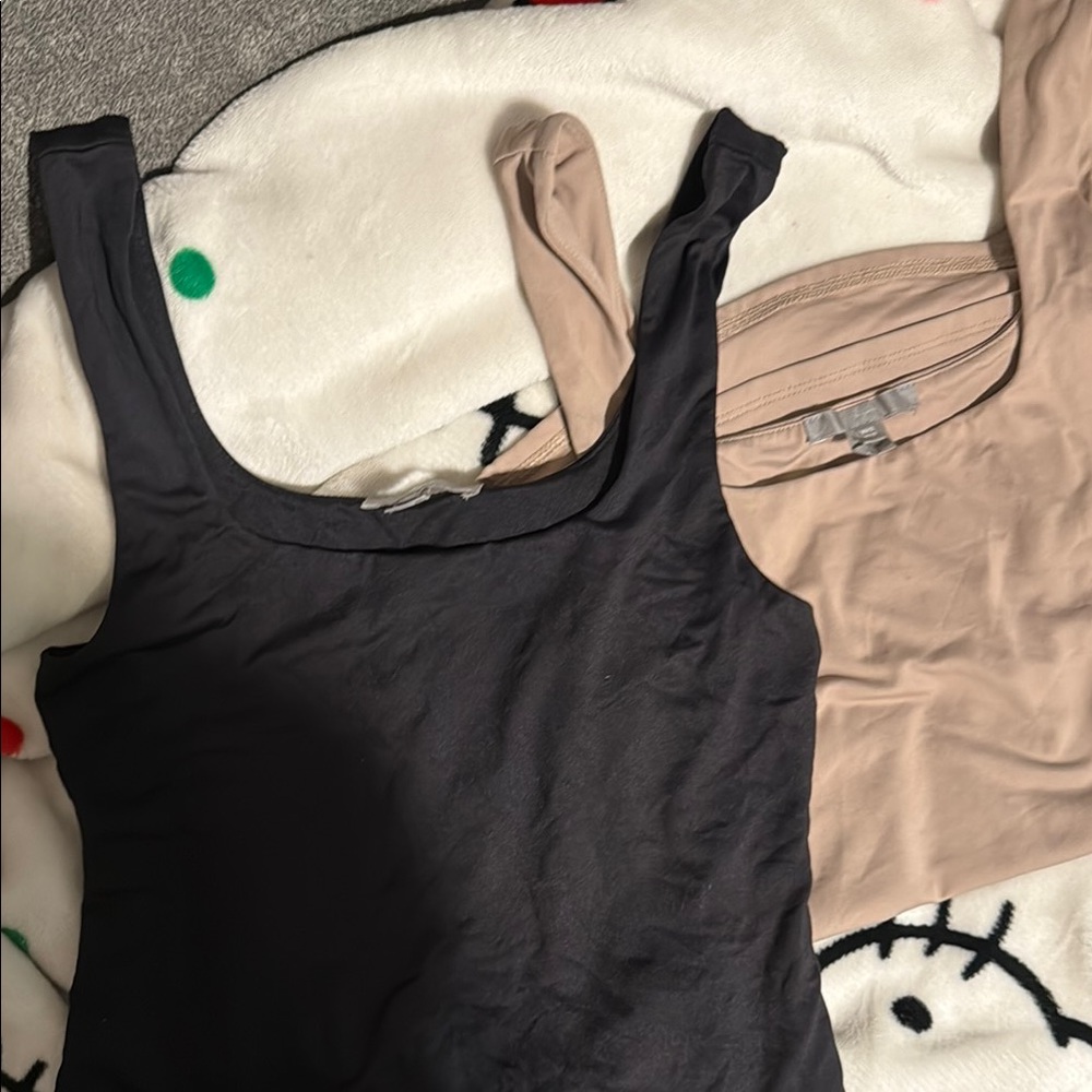 Thyme Maternity Black and Tan Fitted Sleeveless Tank Tops